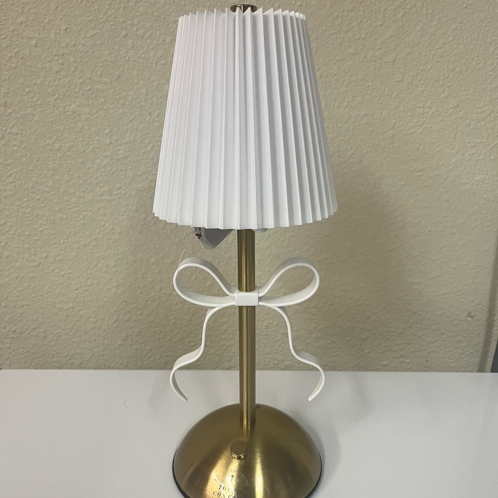 Bow Lamp Coquette White Bow